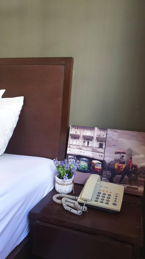 Zen Sukhumvit33 Otel Bangkok Dış mekan fotoğraf